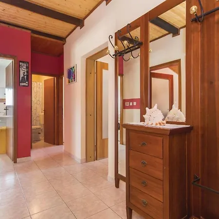 Three-bedroom With A Fireplace 02 Appartement *